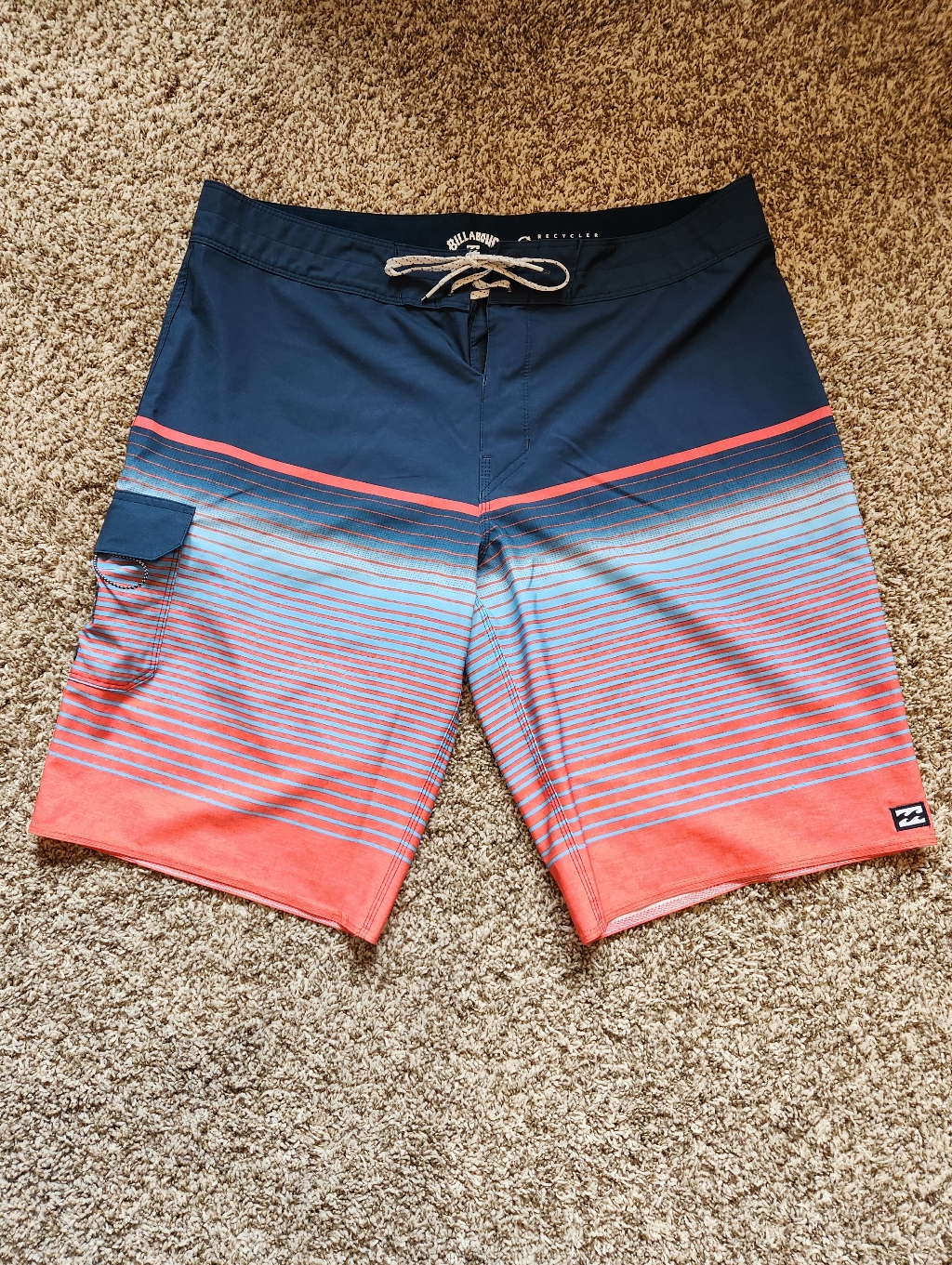 Billabong Multi-Color Boardshorts With Cream Drawstring - Size 36